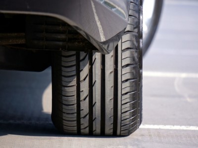 Kit anti furo ou pneu sobresselente?
